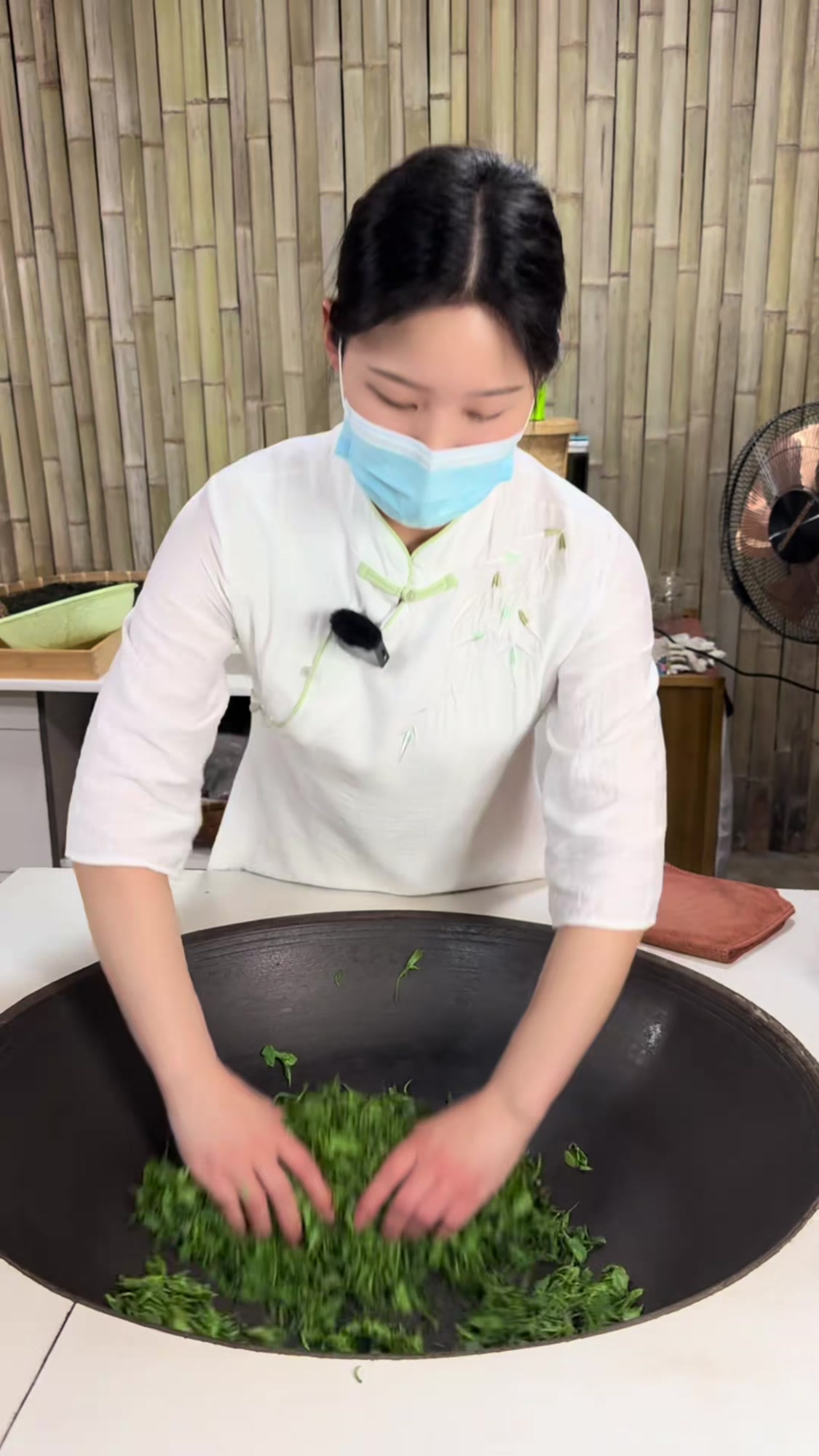 手工制茶,炒青绿茶杀青工艺,非遗传承