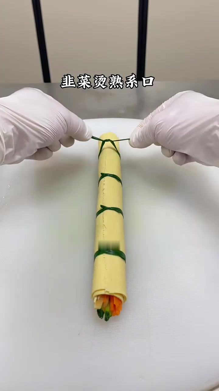 普通的豆腐皮搭配花生米也能做出高大上的摆盘