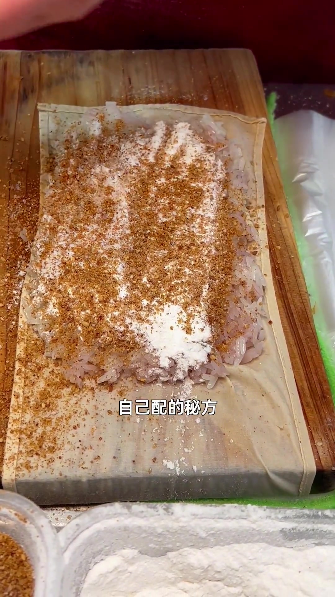 带你们看一个老武汉快失传的过早,糯米包油条,曾经大街小巷随处可见,现在越来越难找到了