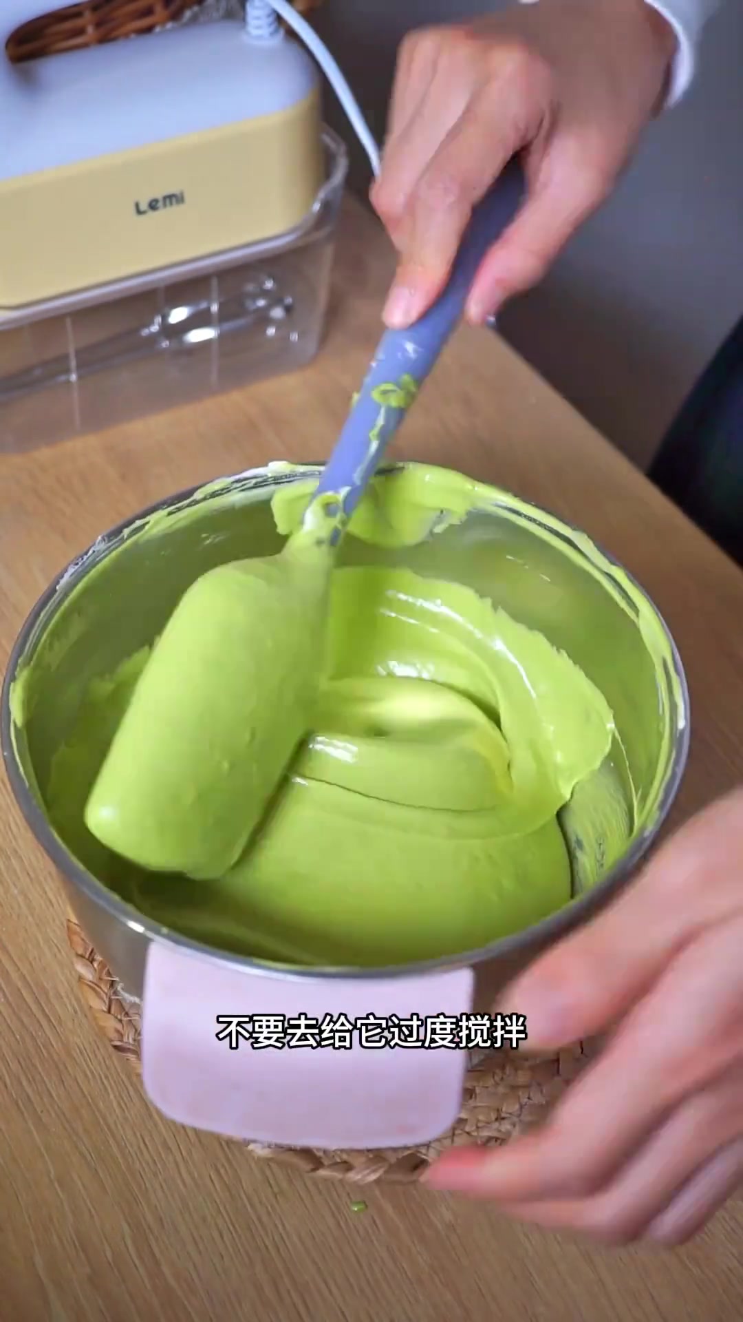 不开裂不回缩不塌陷的抹茶纸杯蛋糕,做法简单,新手也能成功～