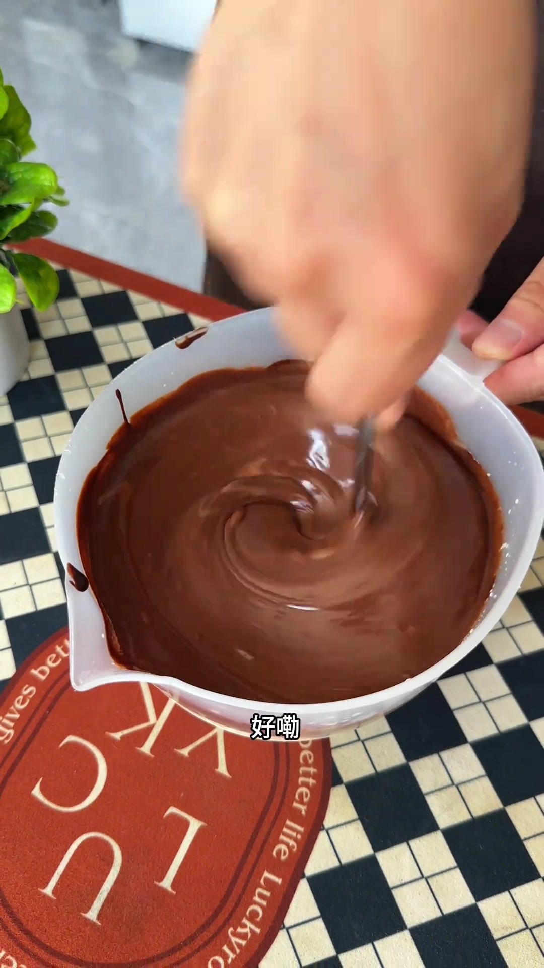 不用烤箱！不用磨具！连锅都不用就能做的巧克力慕斯蛋糕！