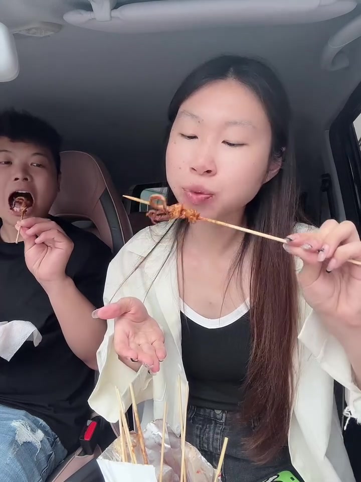 久违炸串全是荤,拉丝芝士鱿鱼须超香