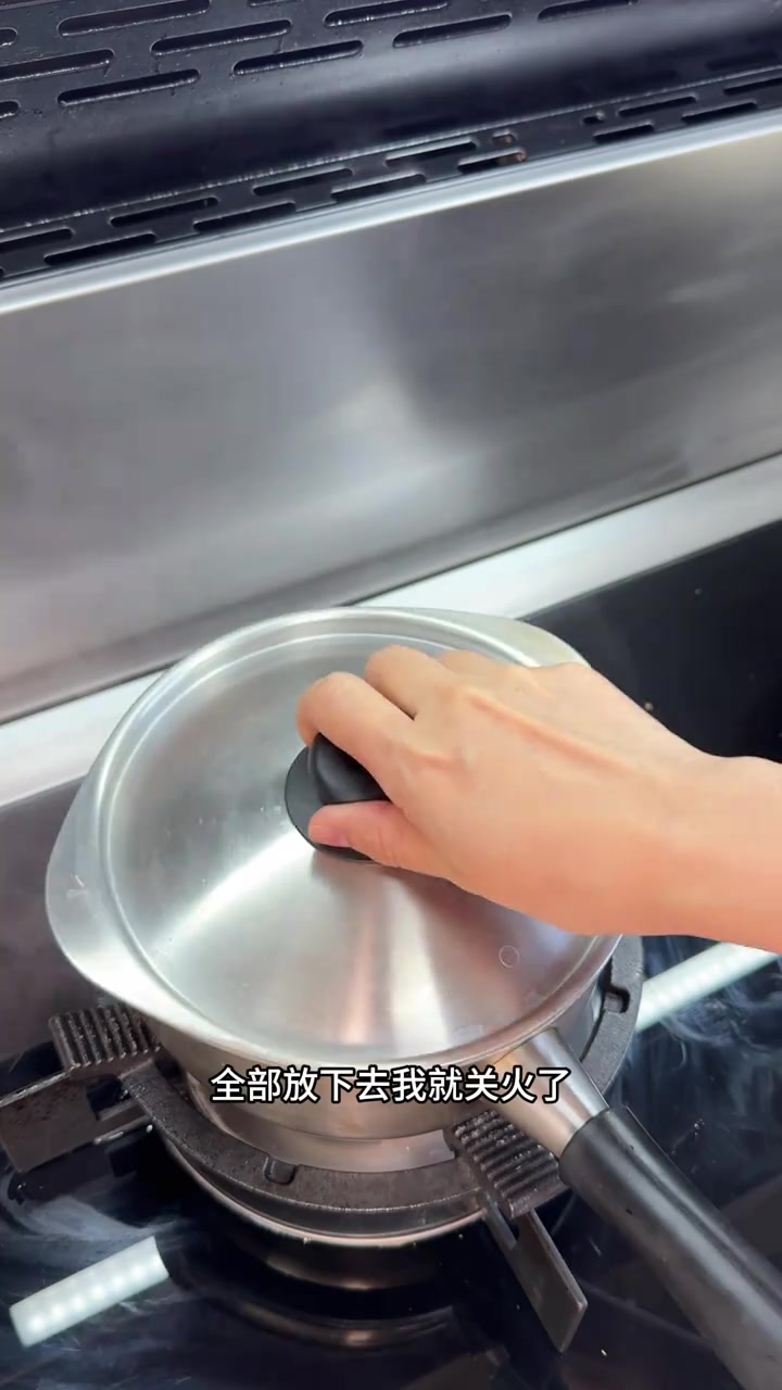 一人食早餐,牛肉刀削面