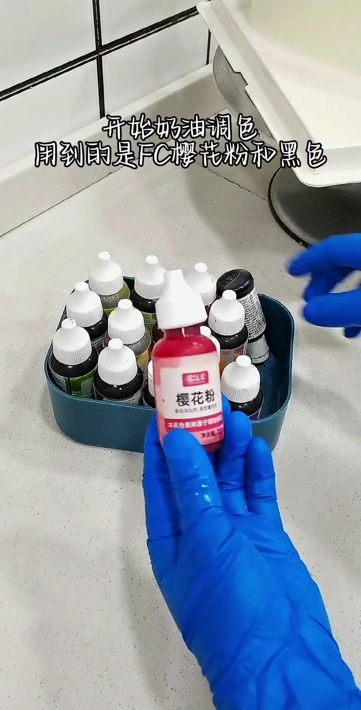 网红渐变爱心蛋糕一直很火，店里每天做个不停，今天分享一下详细教程，不会做的可以收藏试试哦！
