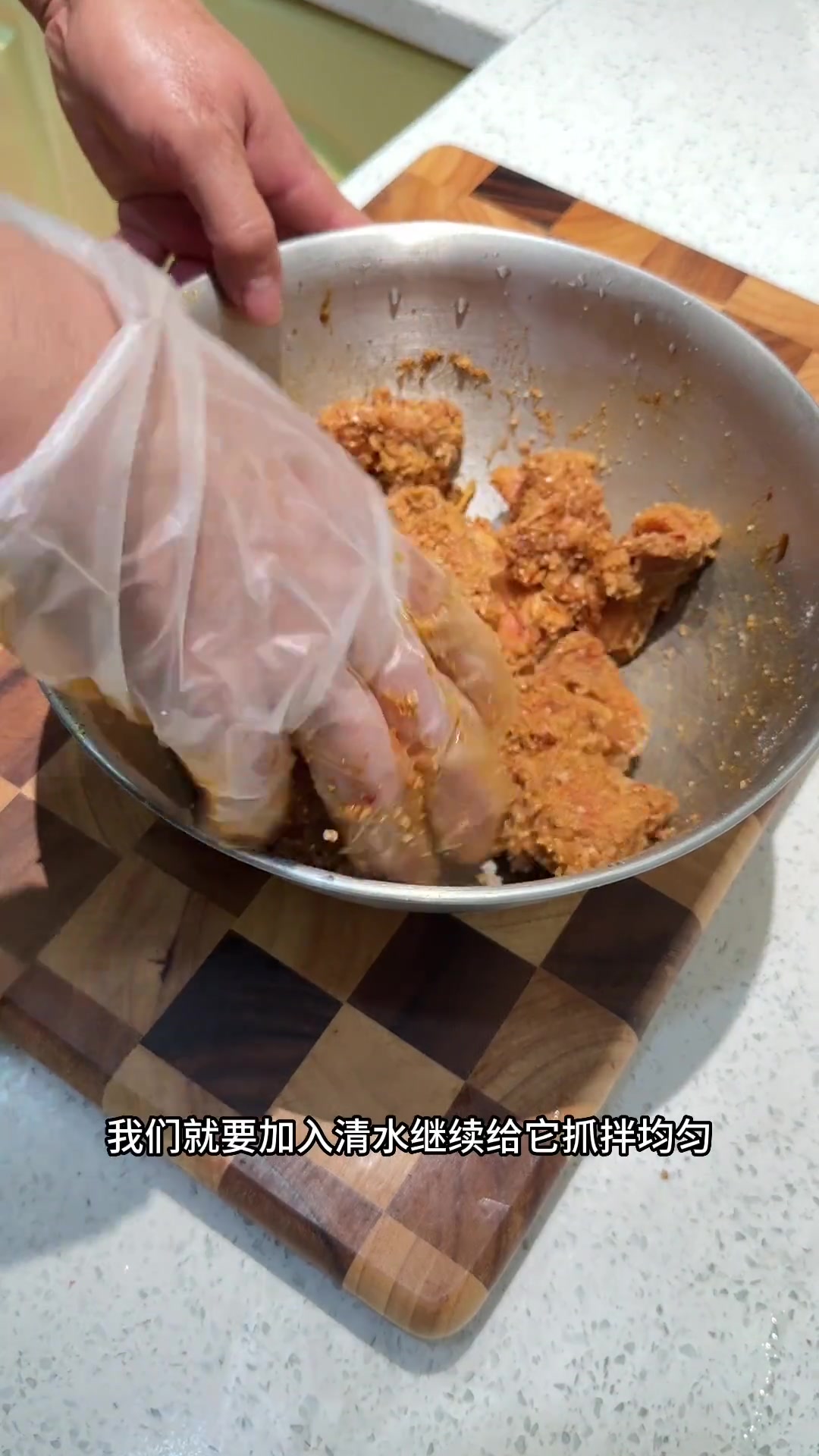 地道的江西农家菜,我妈妈做的粉蒸排骨粉蒸肉吃起来原汁原味,软糯咸香,入口即化。真的好好吃哦