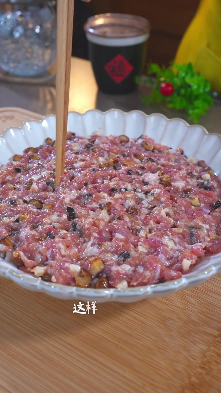 冬菇云耳蒸肉饼,广东妈咪都识整的菜,每次做小朋友都要多吃一碗米饭～
