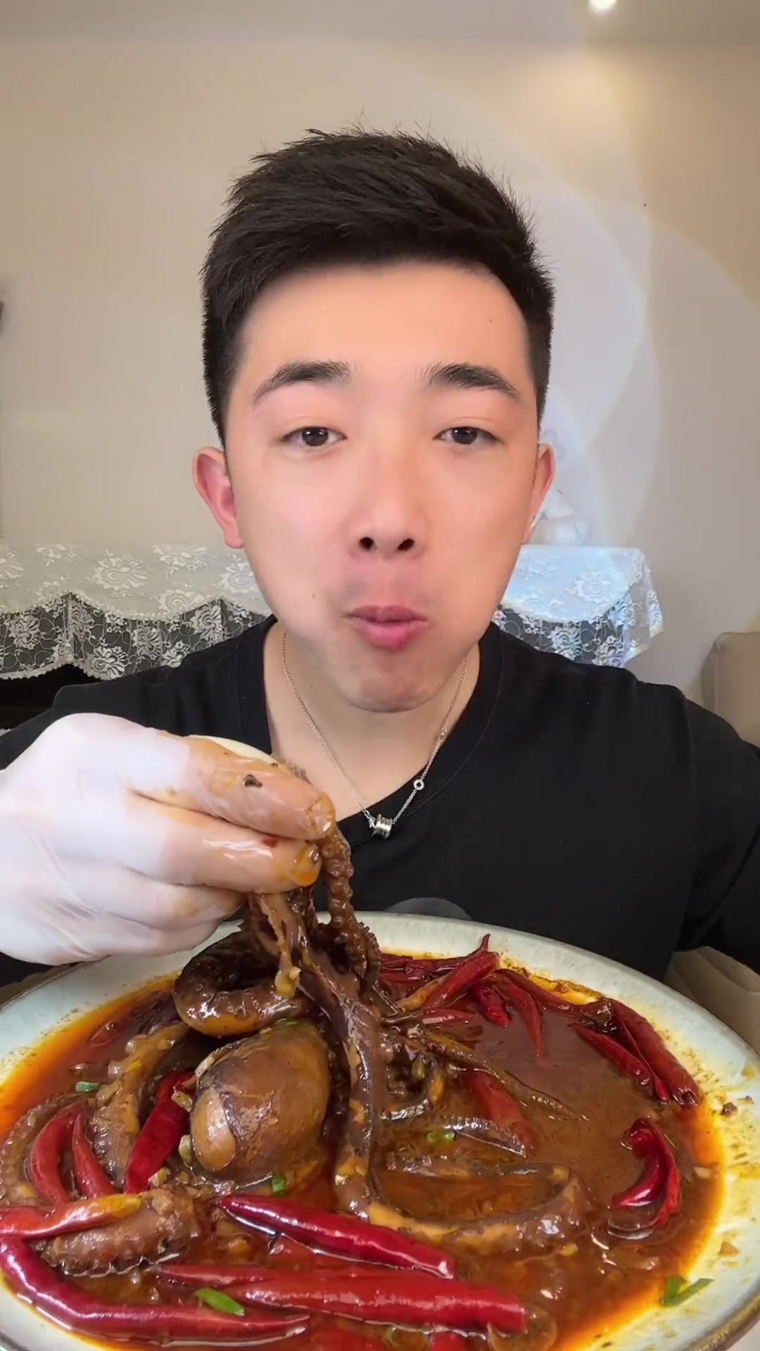八爪鱼头里绿色的到底是什么?