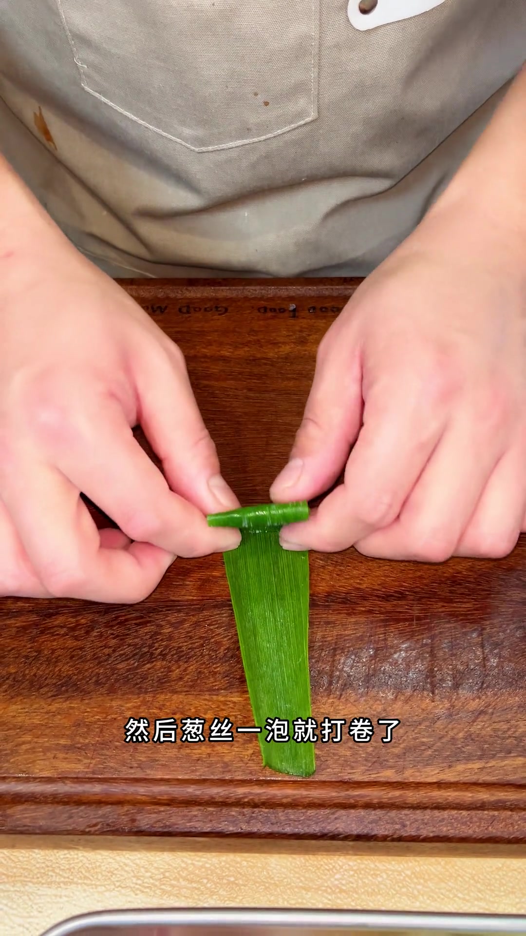 年夜饭菜谱,清蒸鲈鱼之孔雀开屏、白灼包菜之花开富贵