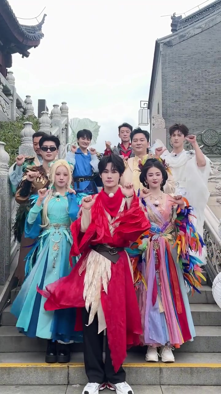 时代少年团新专辑加冠 时代少年团第四张专辑「加冠」——「全世界我最美」保持全世界我最美的心