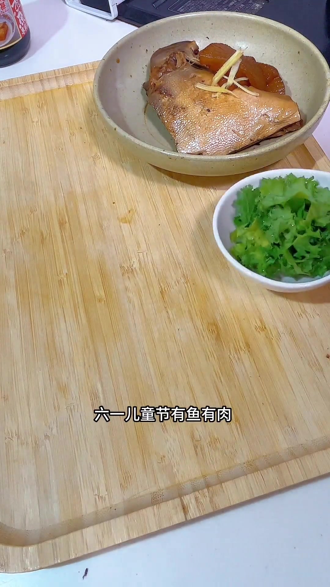 日本小学生的六一晚餐,有鱼有肉