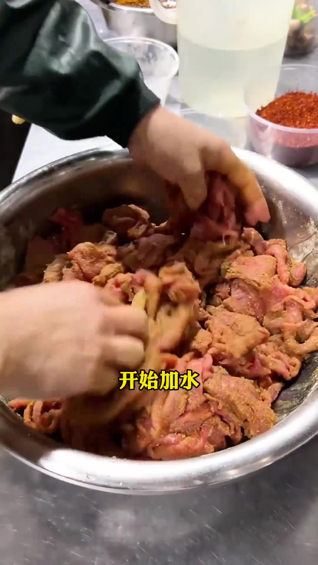 火锅串串冒菜的必点菜品-麻辣牛肉,腌制的技术,毫无保留分享给大家,配方在结尾