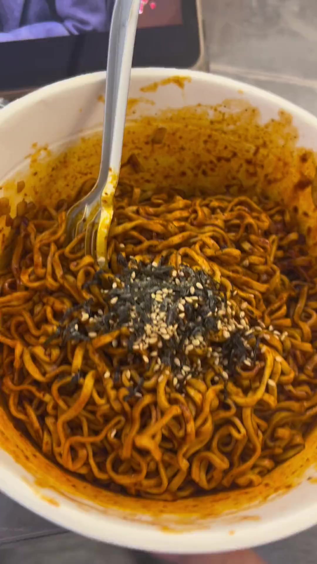 康师傅韩式拌鸡面超辣超好吃,比火鸡面更甜辣