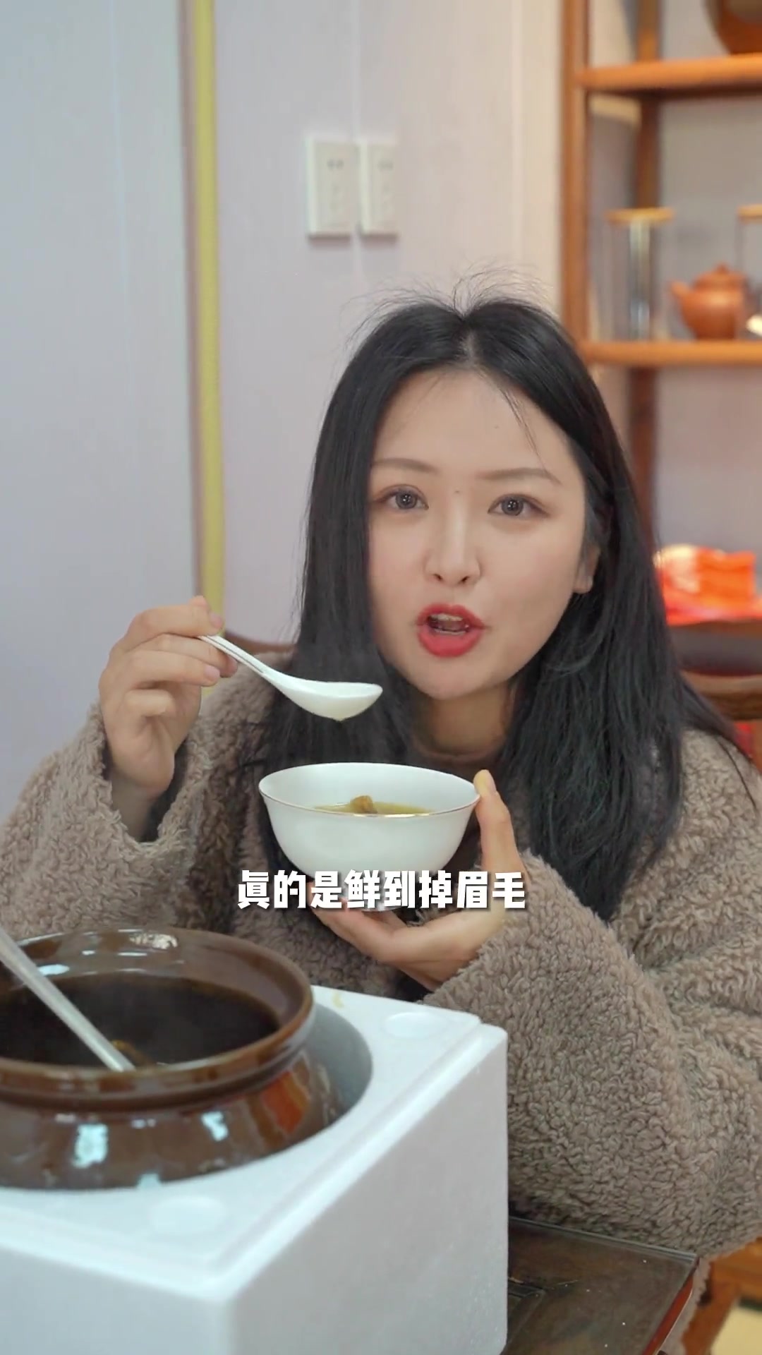 在绍兴广受好评的七哥煨鸭开到嵊州啦,自己吃一坛再打包一坛送爸妈