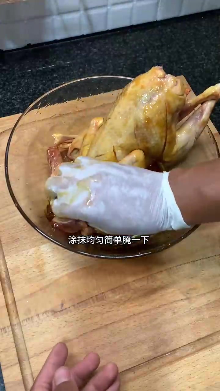 菠萝蜜烧鸡,红烧泰北虎鱼,小院的果子都掉了,好可惜