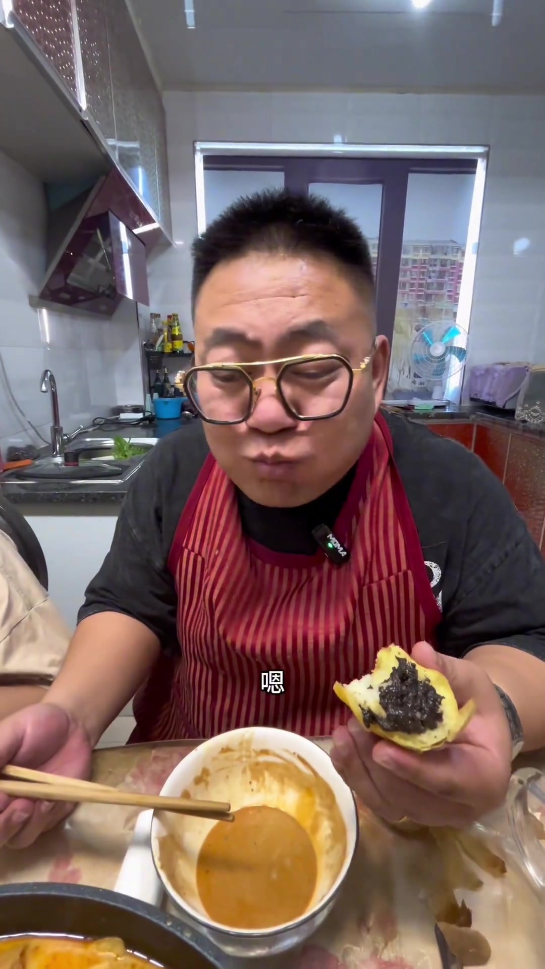 麻辣烫,你自个儿家里面一做,你就吃着吧,一吃一个不吱声