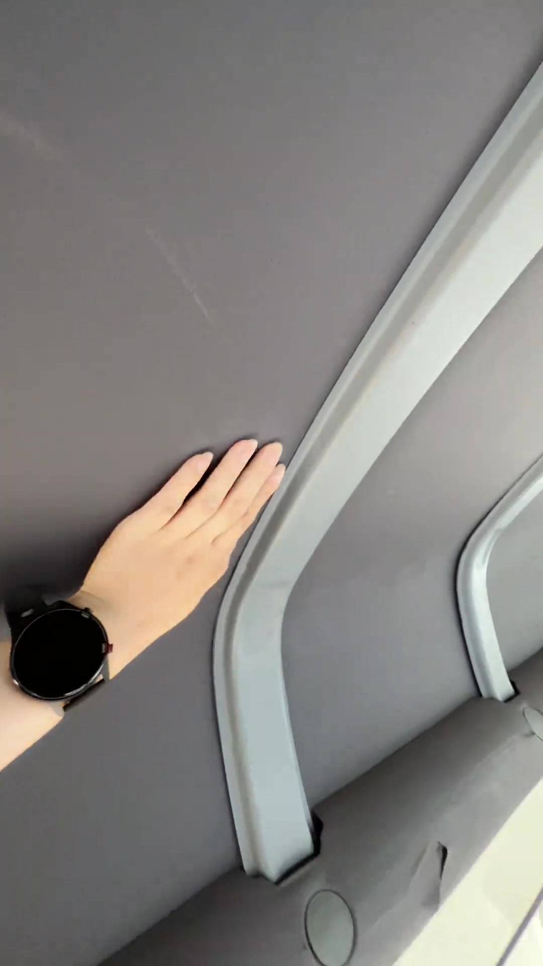 珊姐花3000块买二手金杯，改装房车的真实生活记录