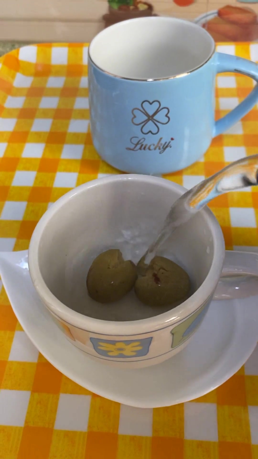 咸橄榄小肠排骨鲍鱼汤做法:简单炖煮,清甜好喝