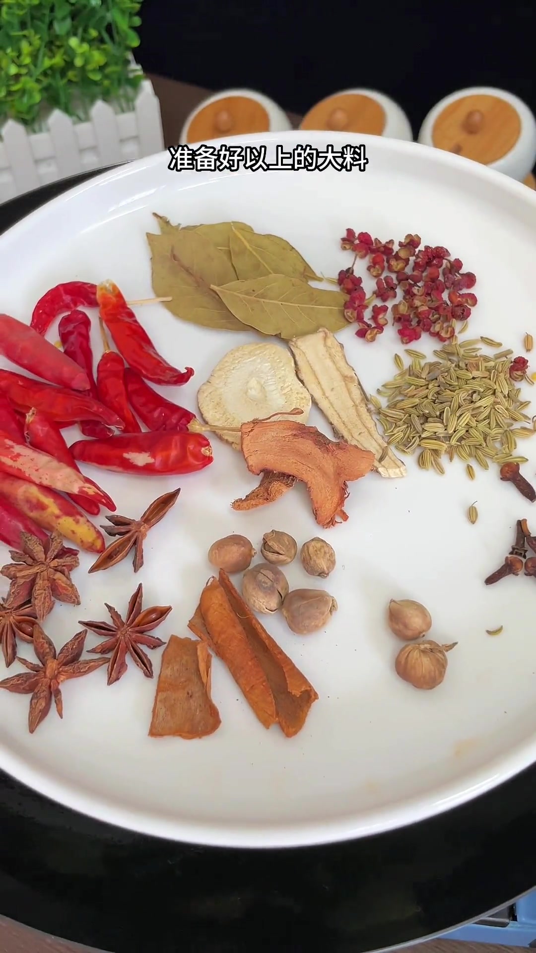 这样做的虎皮鸡爪软烂脱骨，香辣过瘾好吃到停不下来