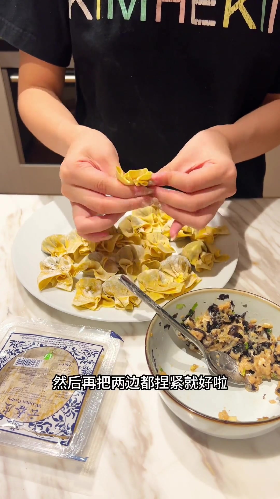 在英国也能复刻出好吃的广式云吞面!早餐来一碗云吞面真的太舒适了～还复刻了袁记云饺的红油干拌