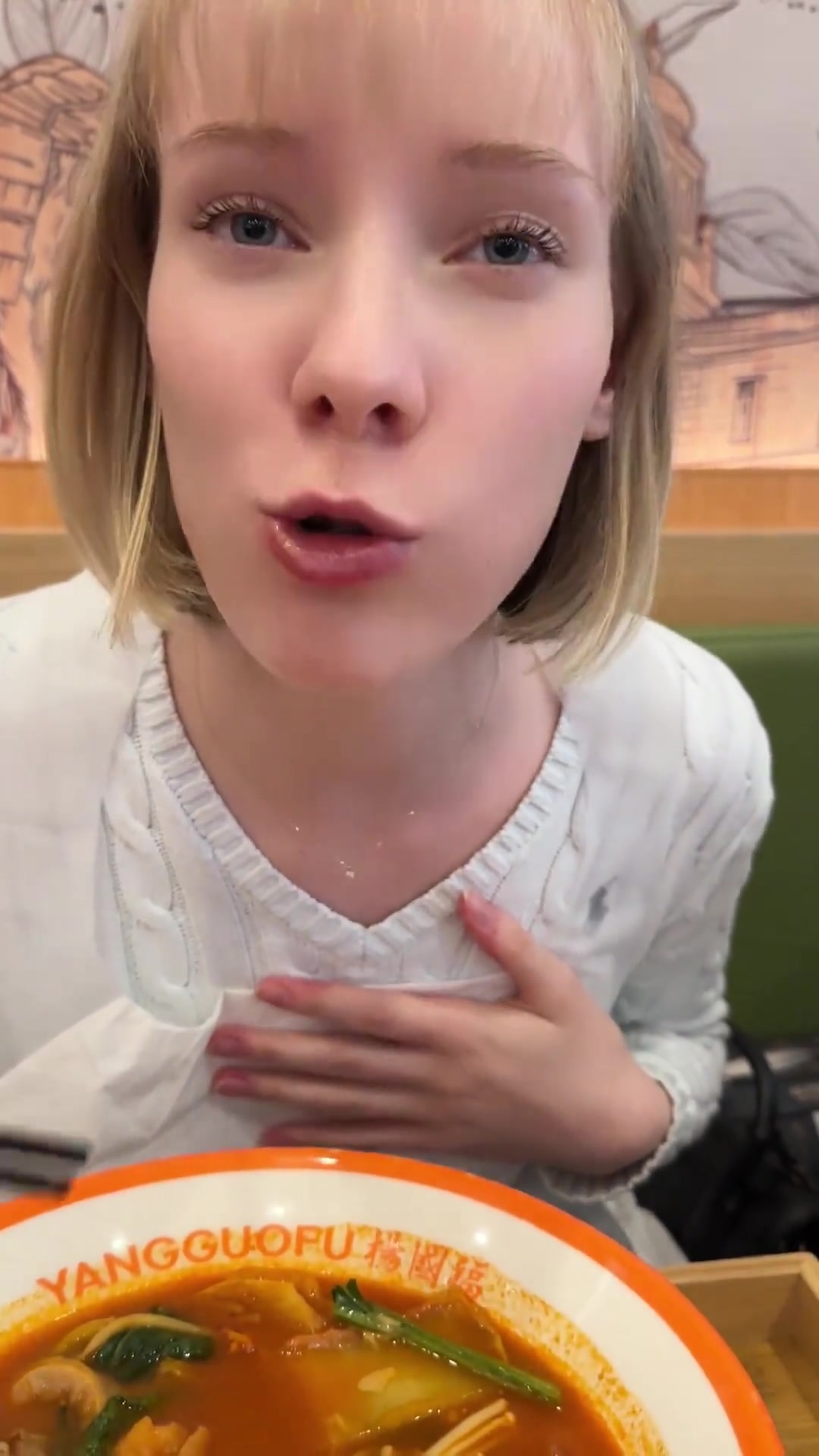 德国女友首尝麻辣烫,被油条征服,打算纳入家常菜单