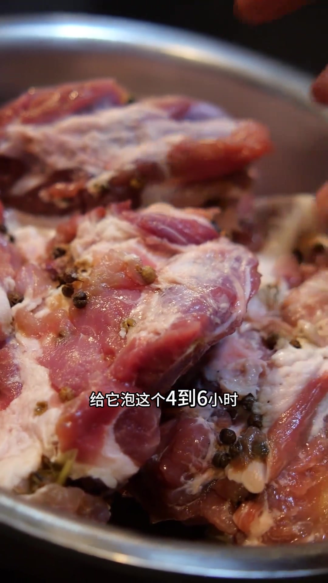 镇江肴肉一道镇江名菜,做饭其实很简单。就是时间比较长