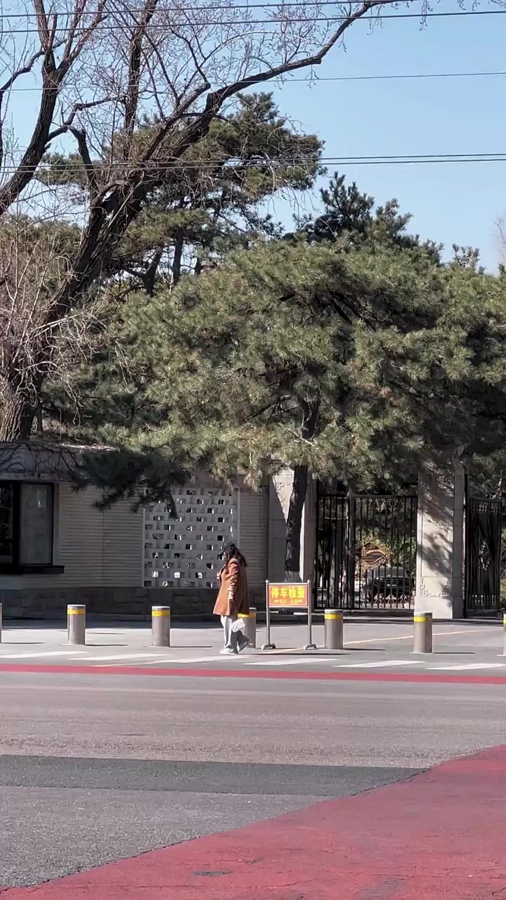 走进第一国宾馆钓鱼台，戒备森严神秘庄严，进去能回老家吹牛一辈子