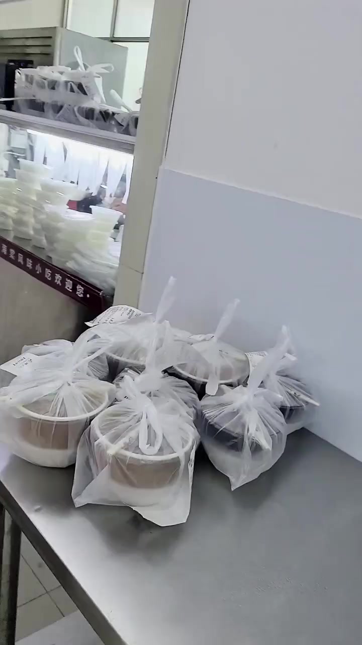 单品爆品店,外卖主打:自配送,路线提前规划,采用路线负责制,效率远超平台派送。1,学校食堂