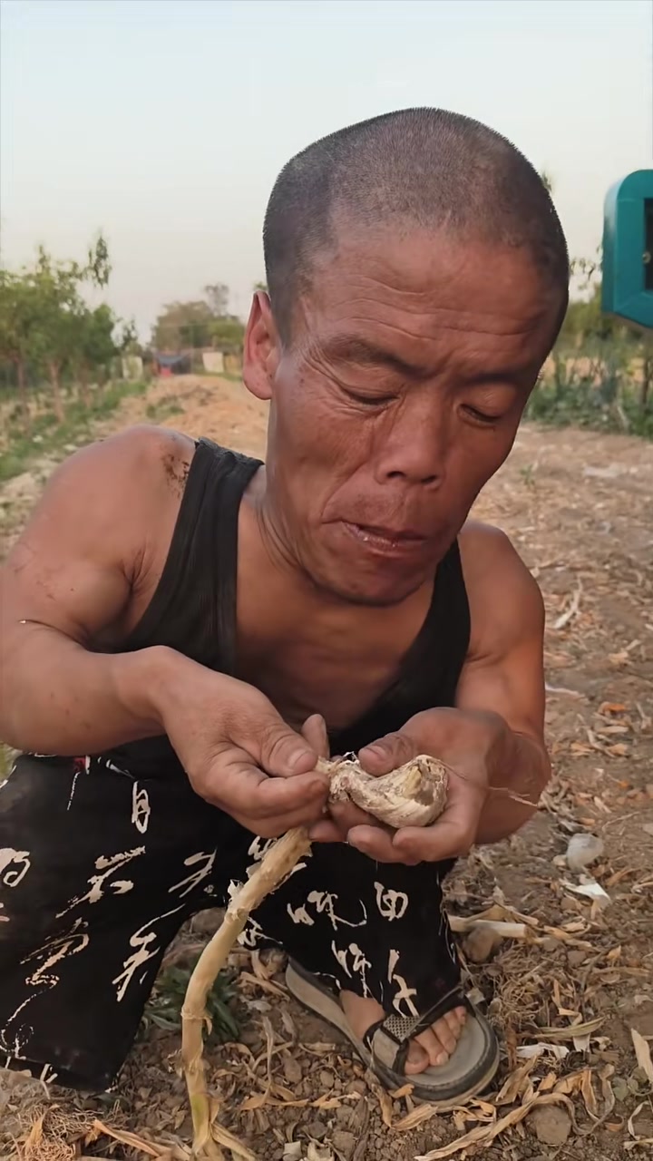 干完活，回家给老娘做，她最喜欢的麦仁汤