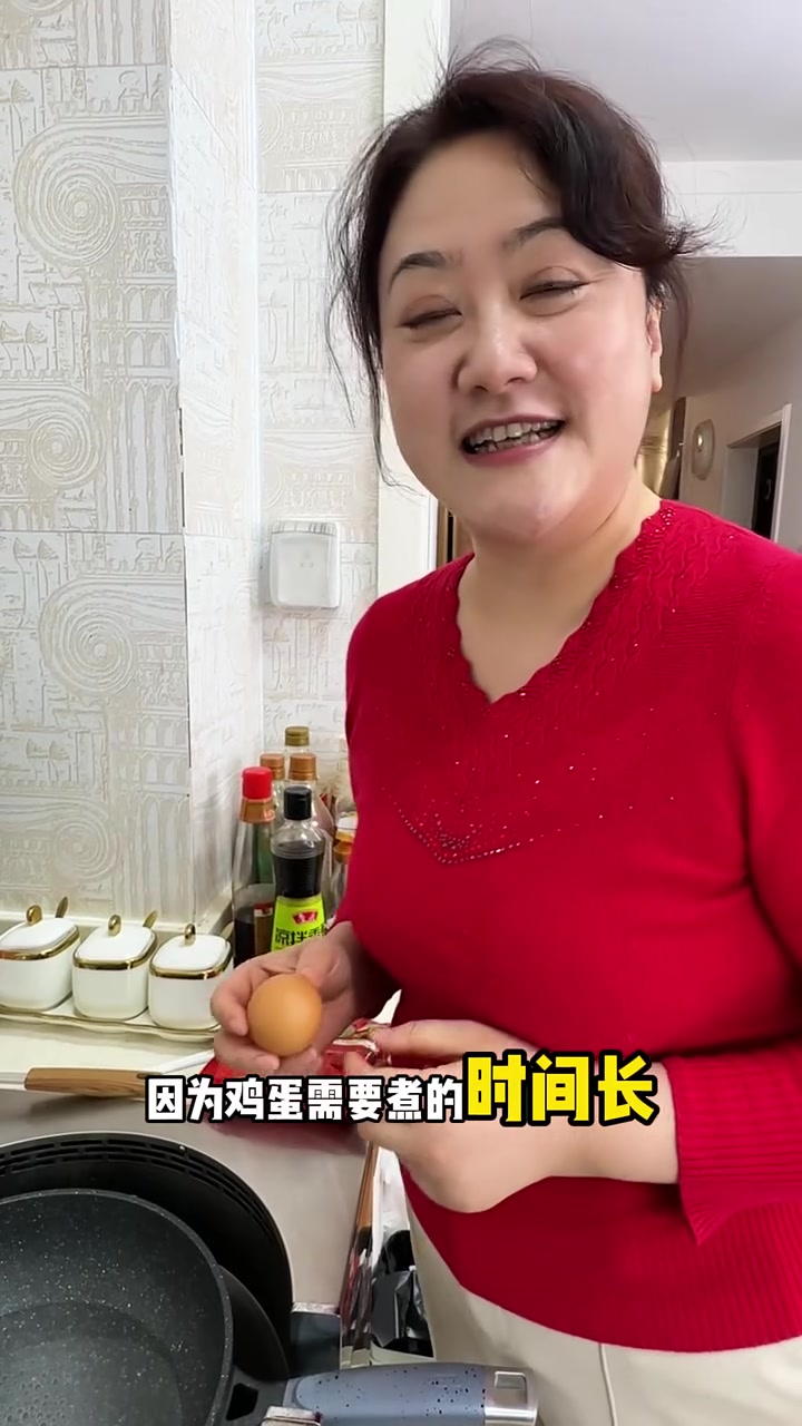 煮方便面的时候这样下荷包蛋,又好看又好吃,快学起来吧