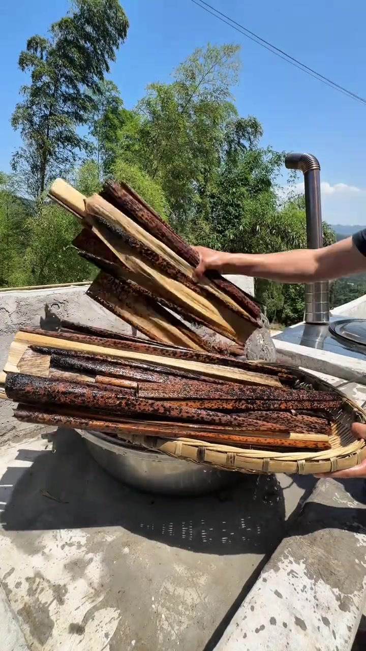 端午节要到咯，做点腊肉粽！香得很哟！