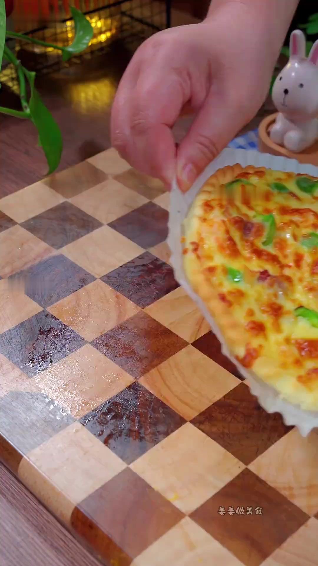 今天做了虾仁培根披萨这应该是披萨中的至尊披萨了吧
