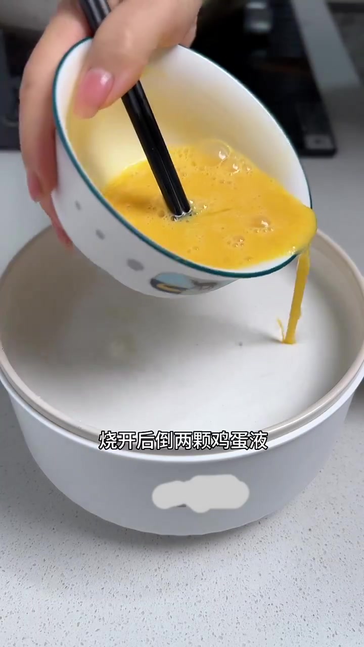 想喝兰州夜市牛奶鸡蛋醪糟汤？自己做，简单又香甜