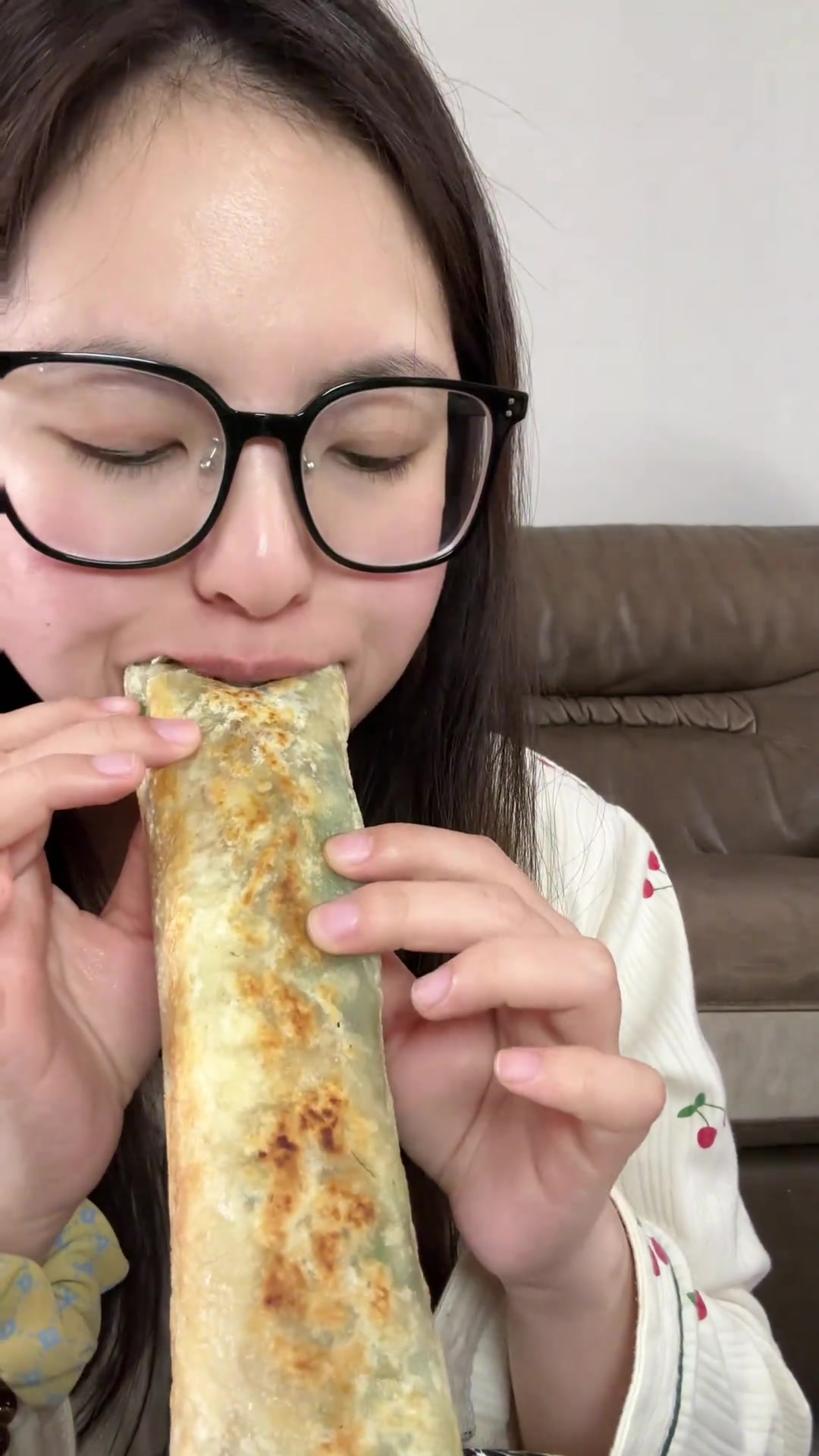 一天吃什么|青饼辣条重庆麻辣土豆烧烤……