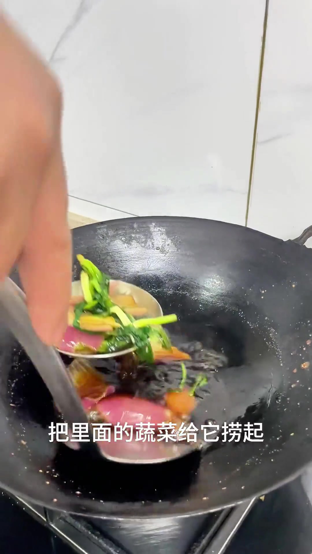 小河虾这样做很鲜美葱油小河虾做法简单鲜嫩好吃