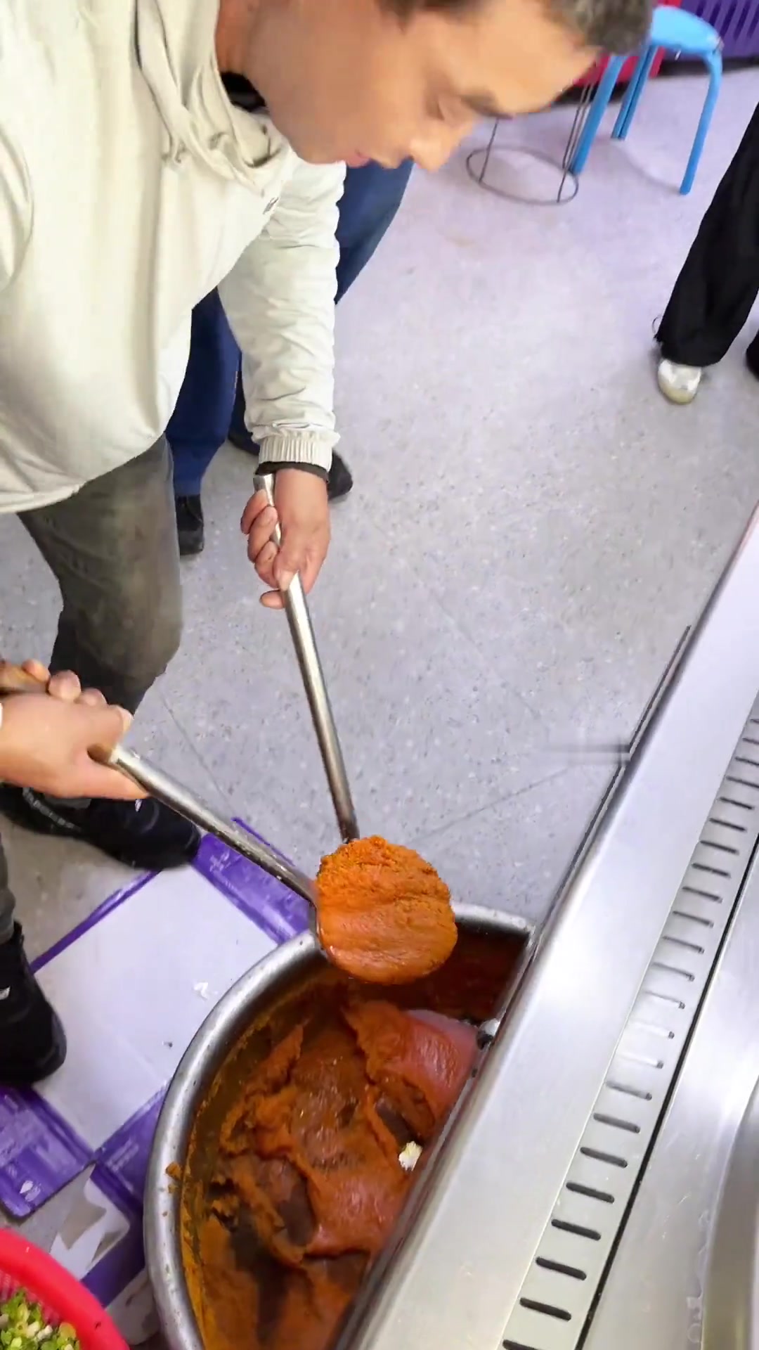 一天煮一头牛的淮南牛肉汤,肉给的真多