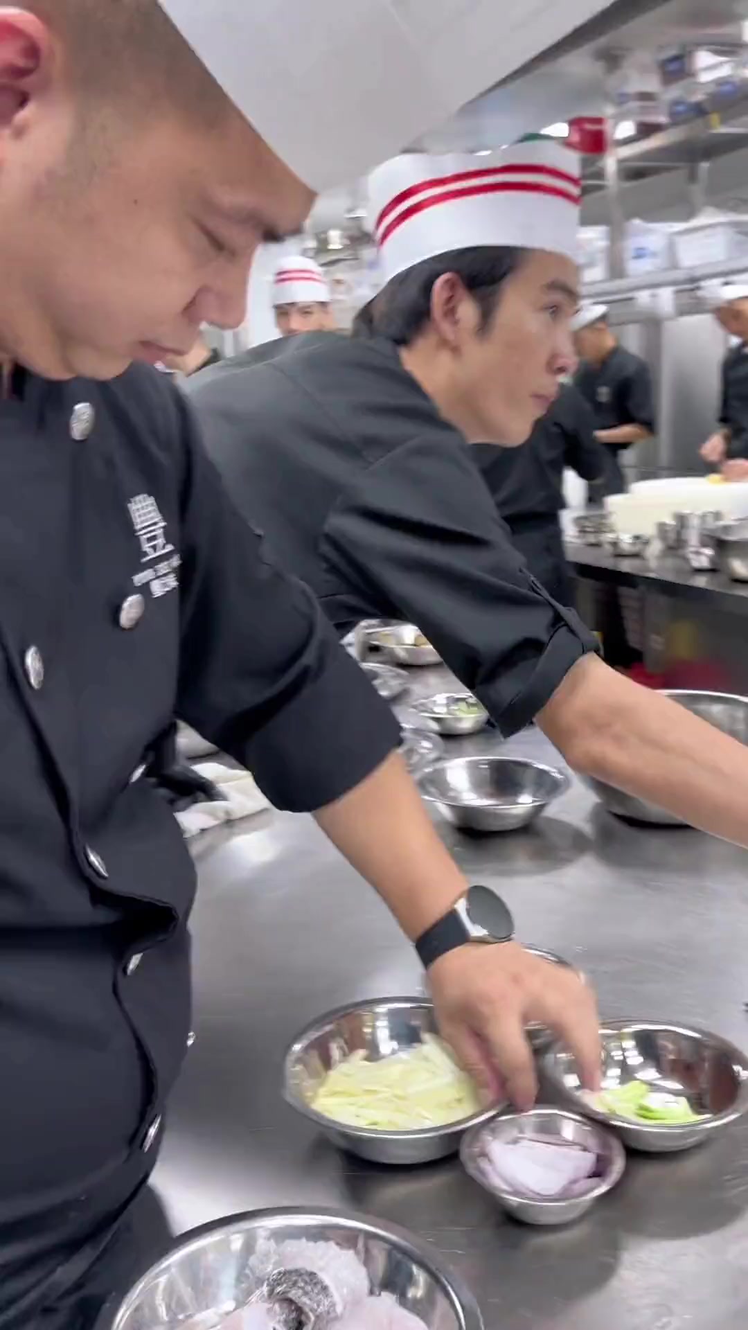 佛山卢小介大厨分享顺德名菜生炒鱼片,笋壳鱼球难弄