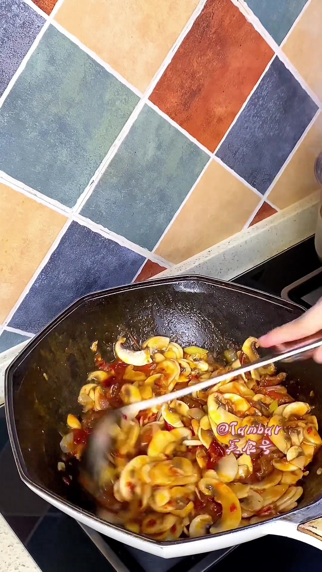 新疆拌面圆菇肉拌面做法分享给大家～