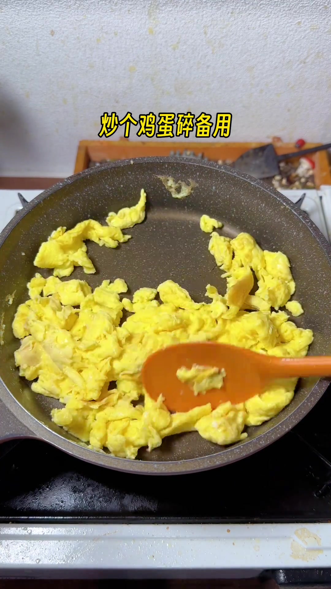 家里宝宝不爱吃蔬菜,可以安排这个虾仁三鲜卷,有菜有肉皮薄馅大,比饺子还好吃,当早餐主食都可