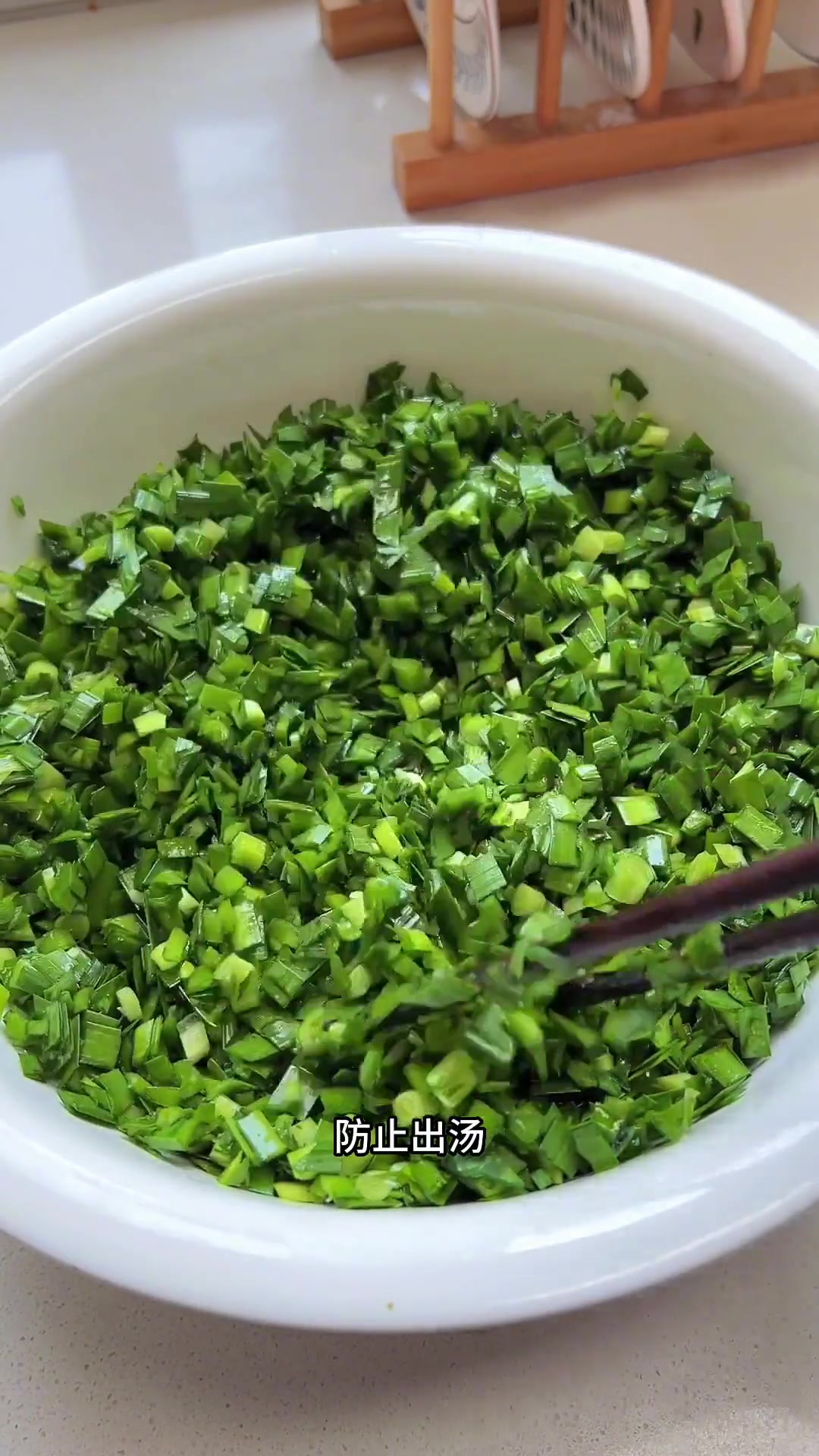 朋友来家做当地美食咸馍,据说安徽早餐常吃