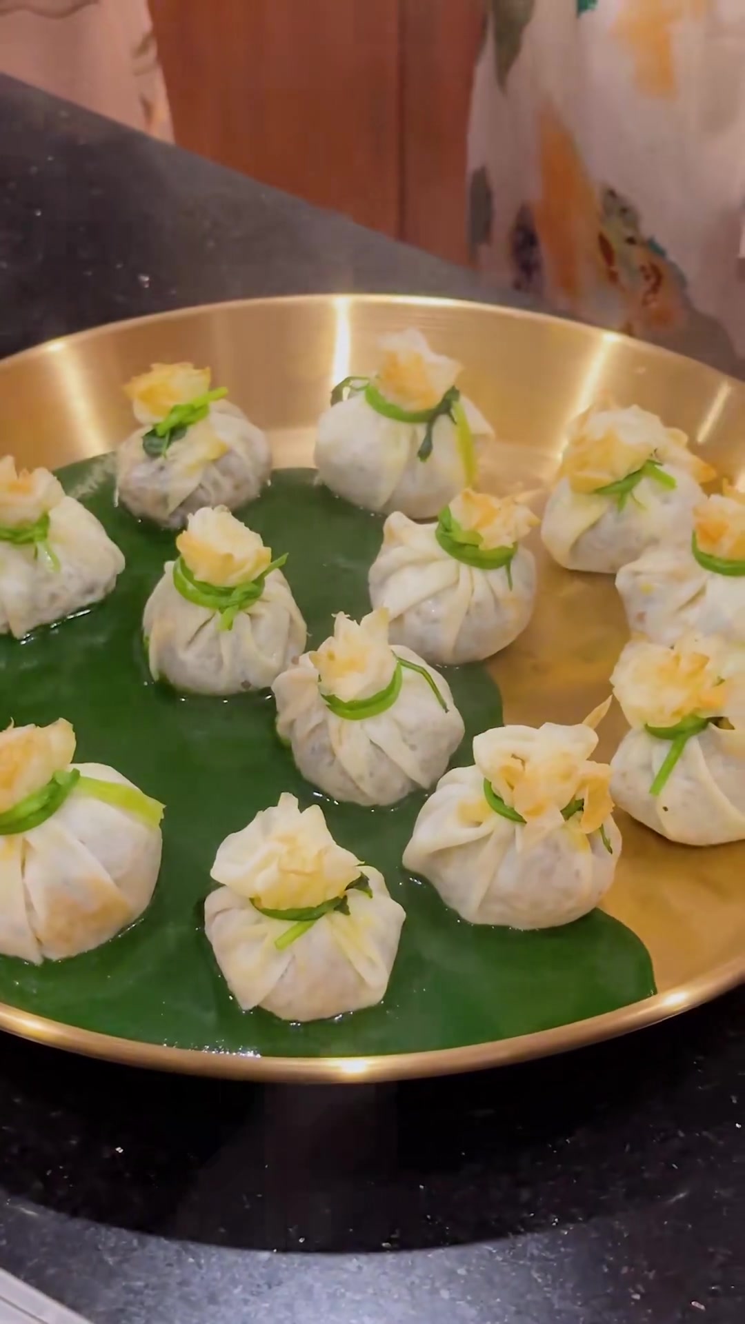 和家人朋友共同完成的潮汕名菜——富贵石榴球,满满心思,大家觉得怎么样?