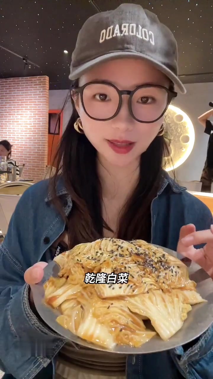 宝山这家露营风烧烤，拍照超出片，木头竟是真实木！
