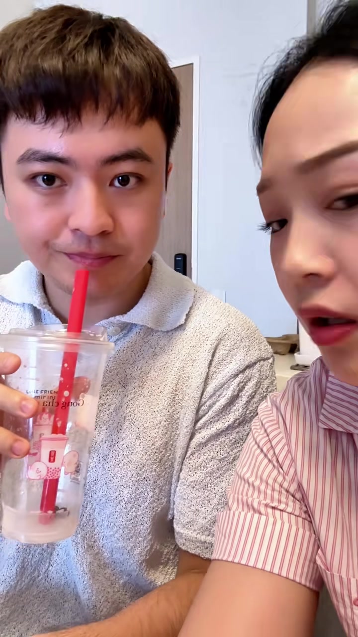 你永远不知道男生喝奶茶有多快