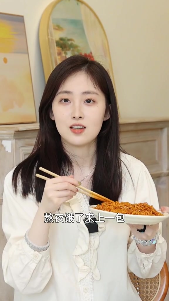 国产火鸡面之光，今麦郎1袋半火鸡面怎么这么好吃！