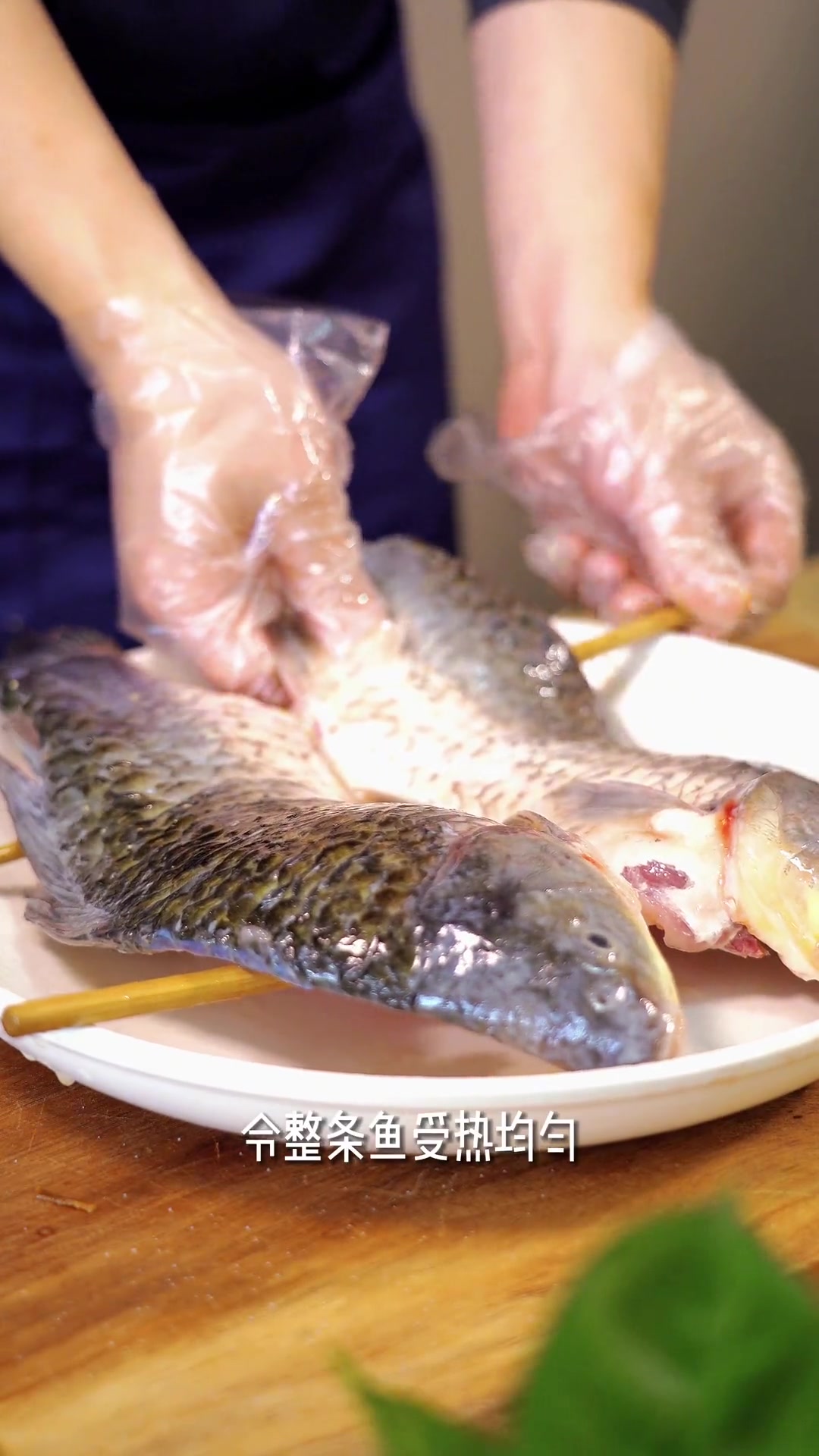 突出鱼的鲜味,又不腥的做法。细节油盐蒸鱼。爱吃鱼的朋友一定要试下