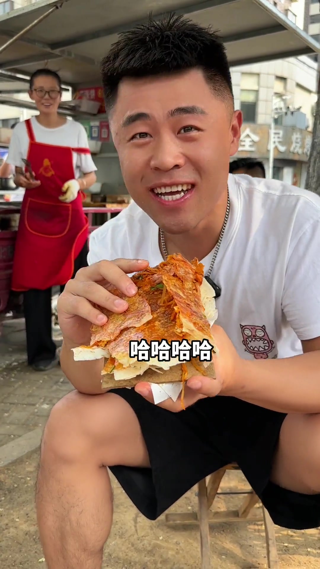 来滕州第一必吃美食菜煎饼,今天挑战一下爆辣菜煎饼,真不辣