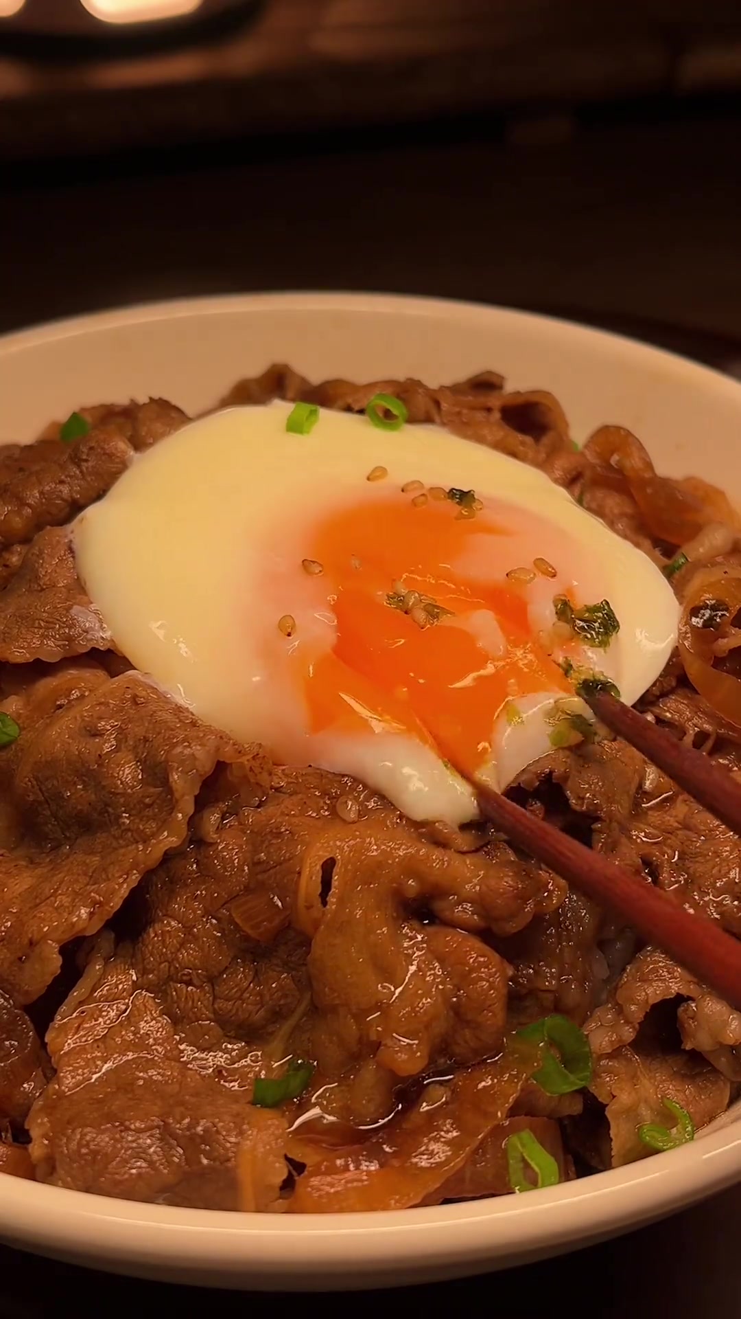 香疯了在家复刻吉野家日式肥牛饭巨简单上学的时候喜欢吃吉野家的肥牛饭自己试着复刻了一下窝蛋牛