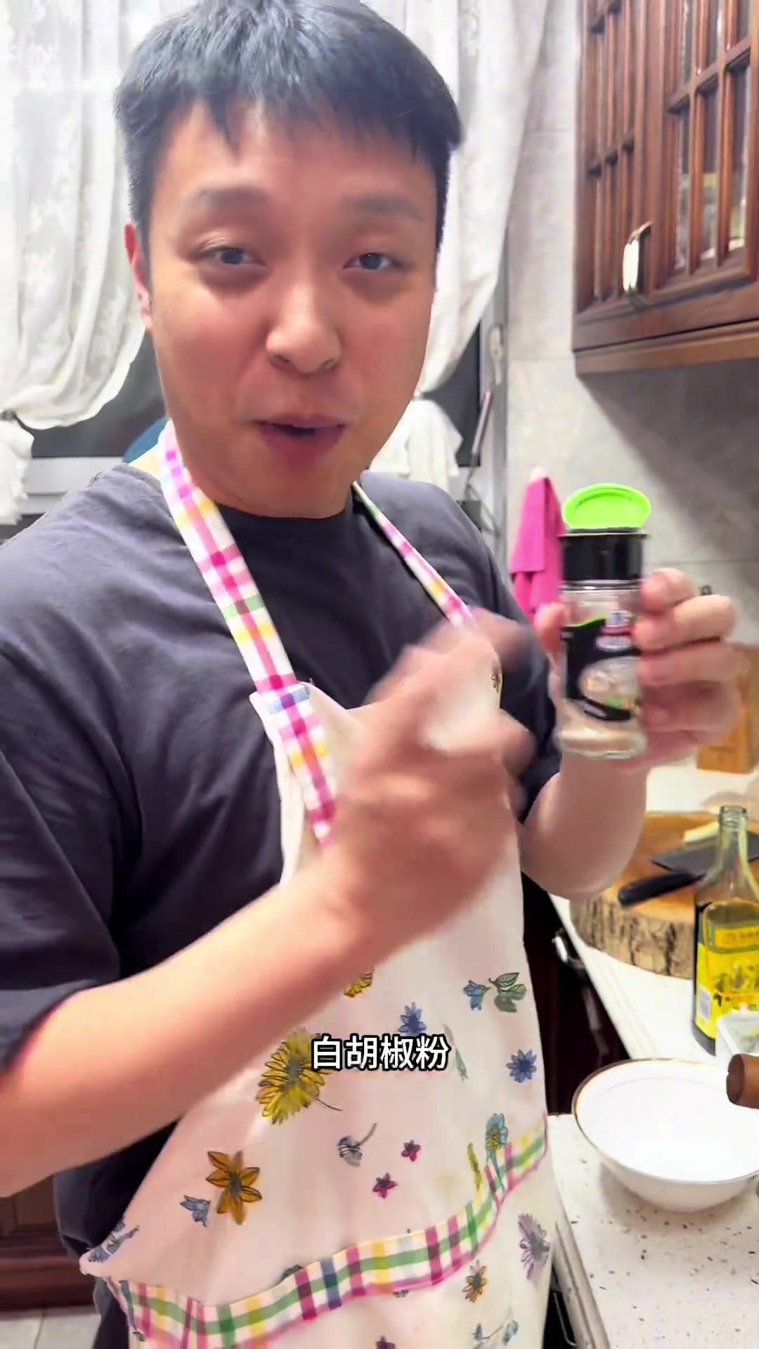 葱烧海参,辽参与北极红参做法同,胡椒粉是灵魂!