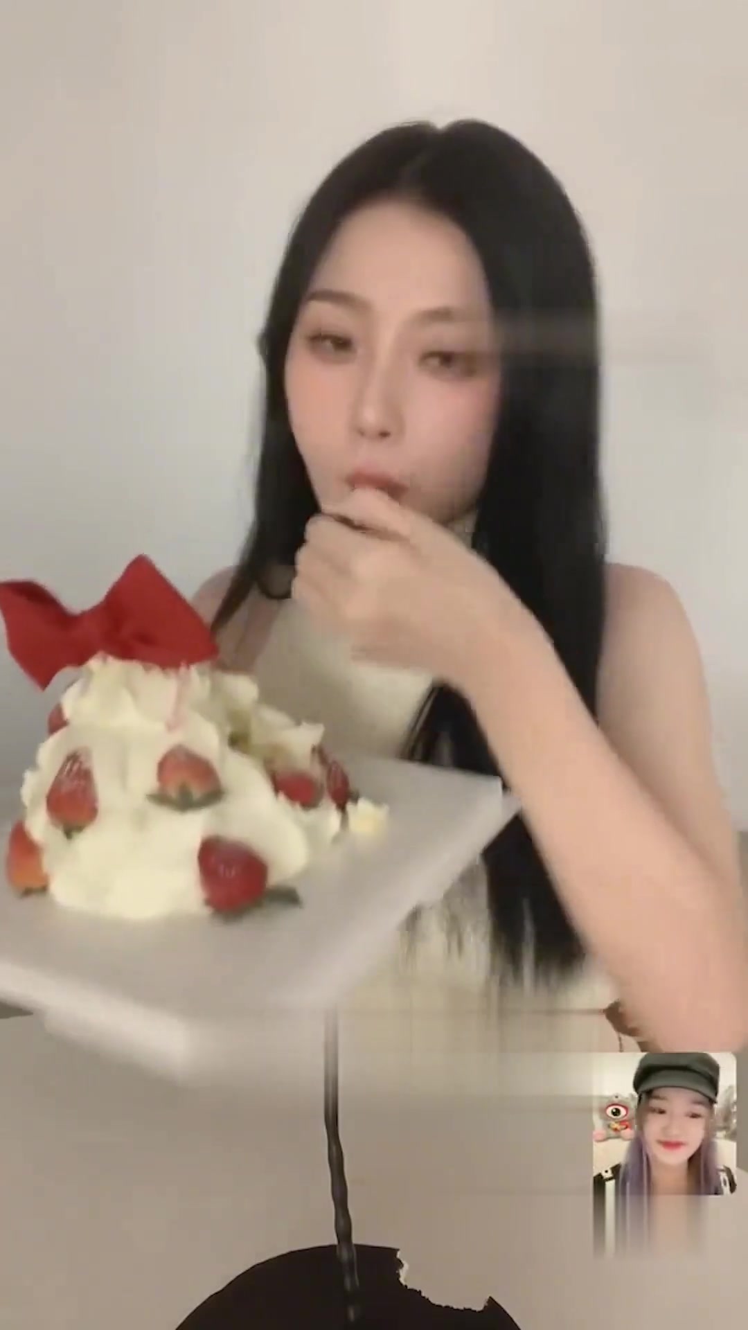 虞书欣和蛋糕的爱恨情仇
