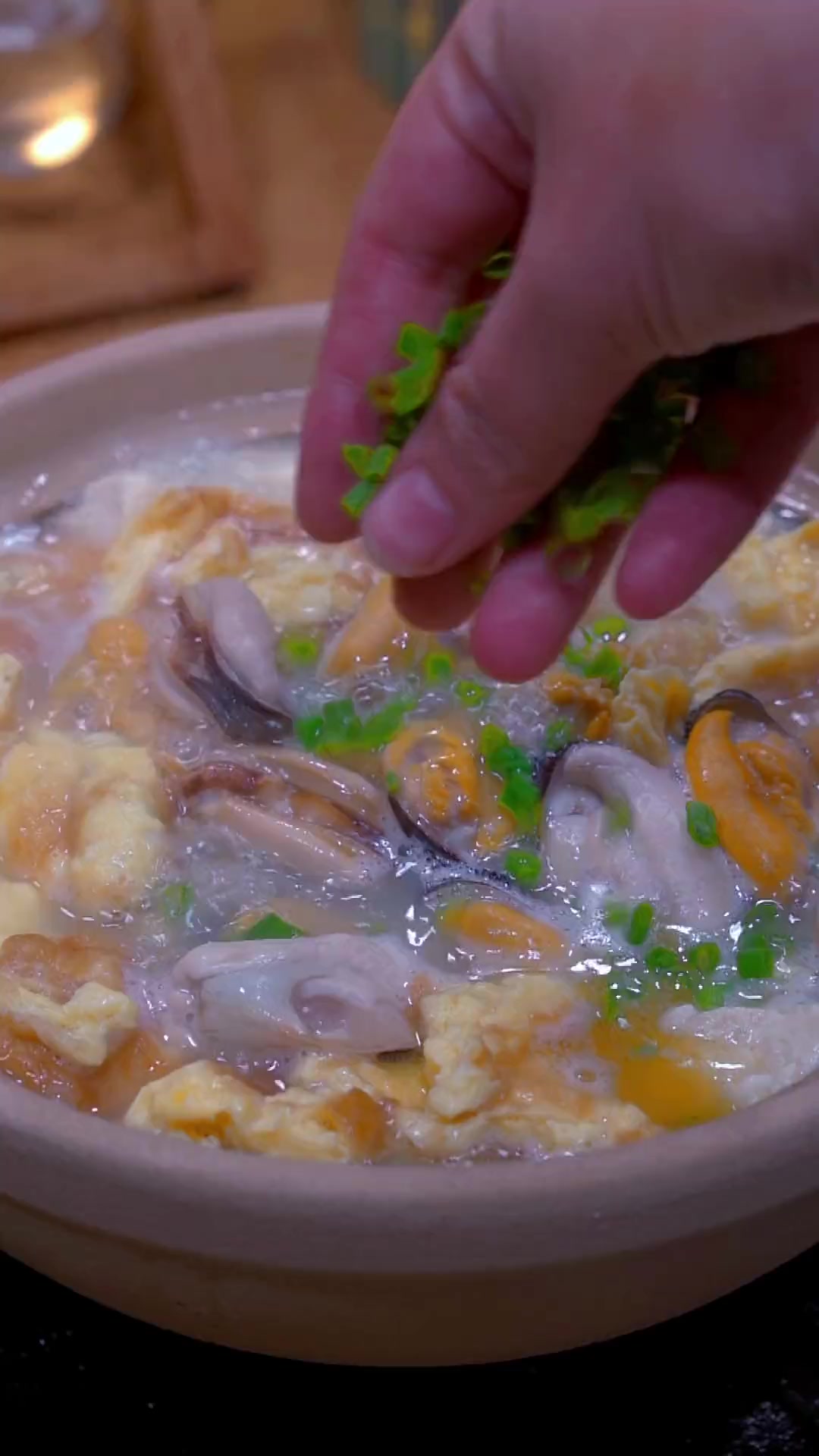 现在这个季节的海虹非常肥美，也叫青口，淡菜用来做这道海虹豆腐汤鲜到掉眉毛