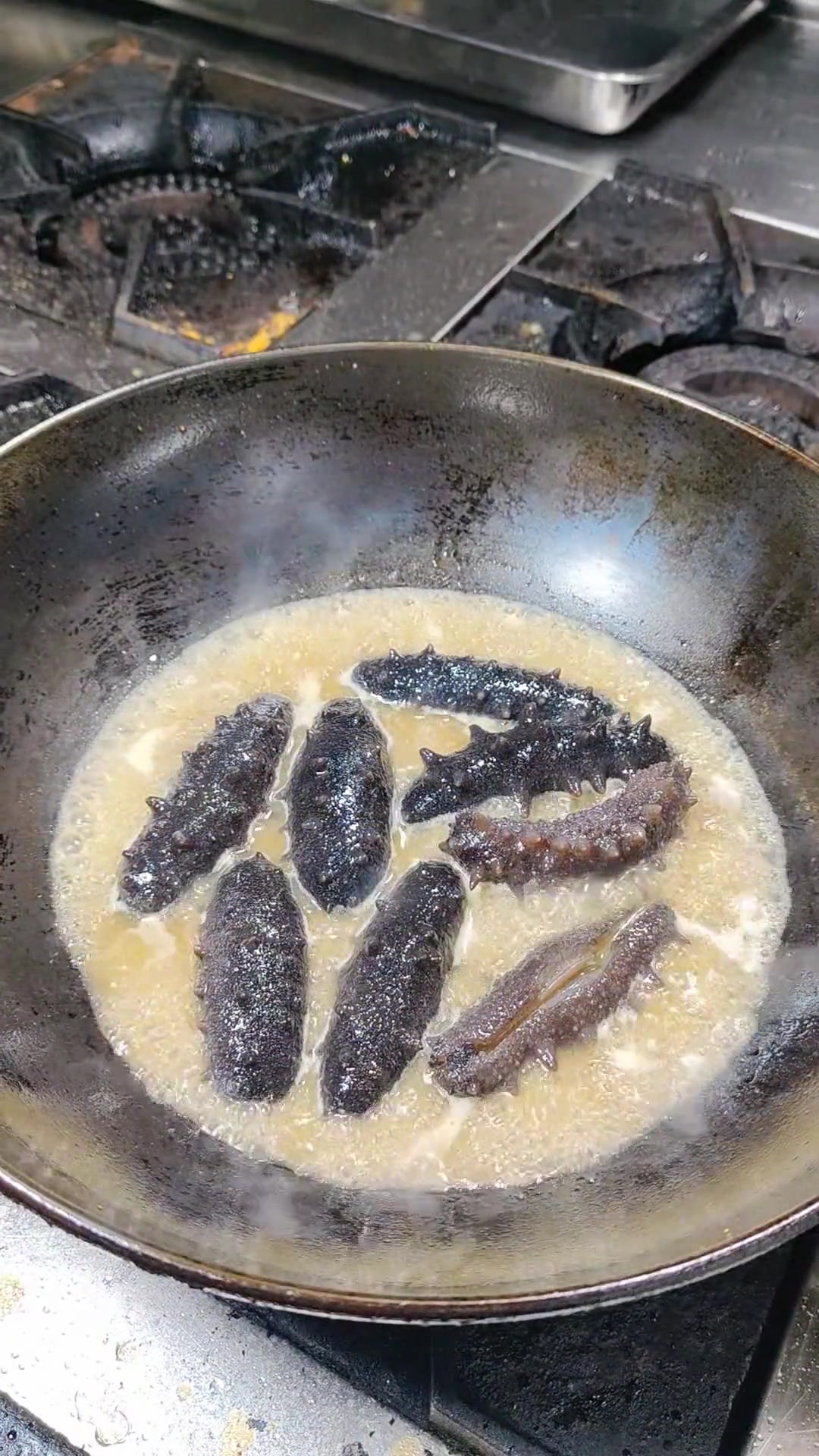 在家做葱烧海参超好吃,按这方法操作,汤汁浓郁葱香四溢